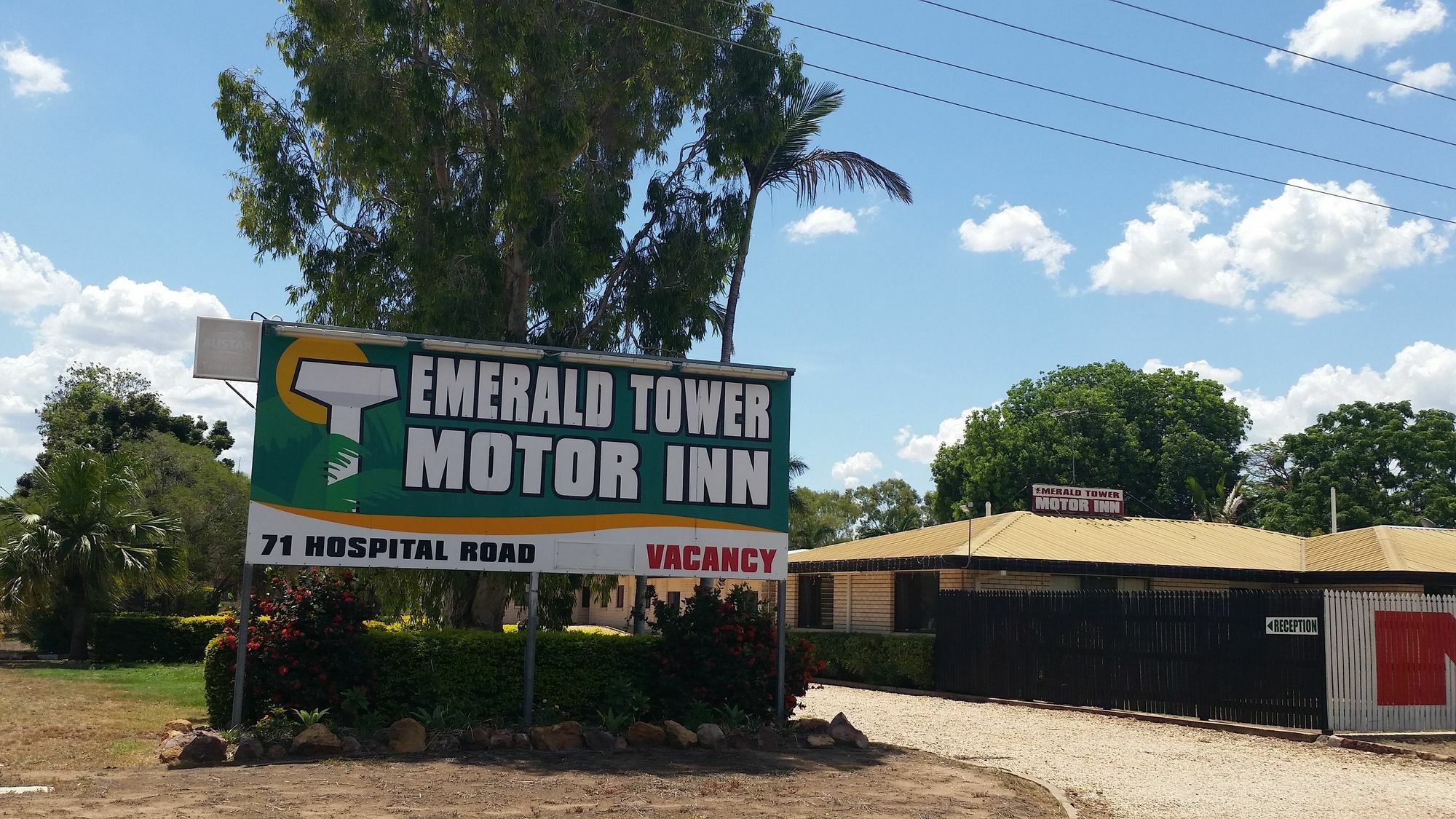 Emerald Tower Motor Inn Εξωτερικό φωτογραφία